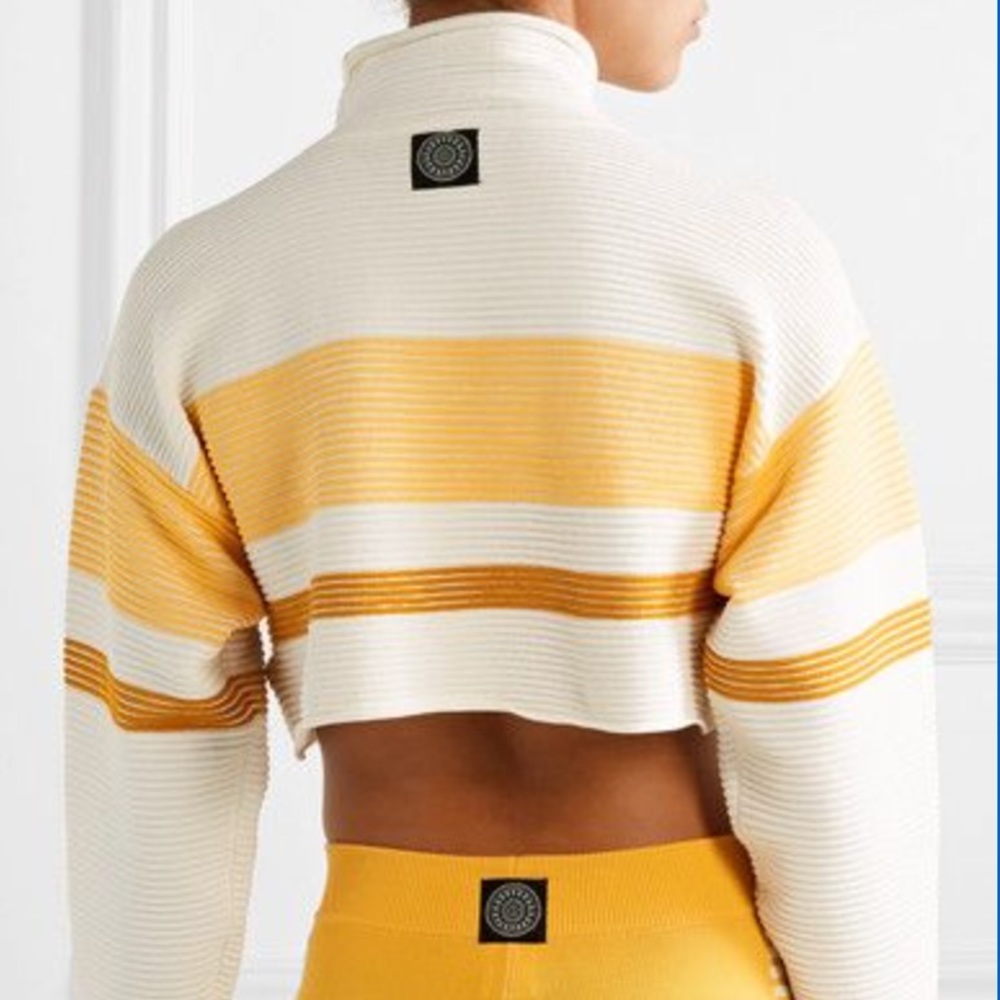 Nagnata Long Sleeve Crop Top